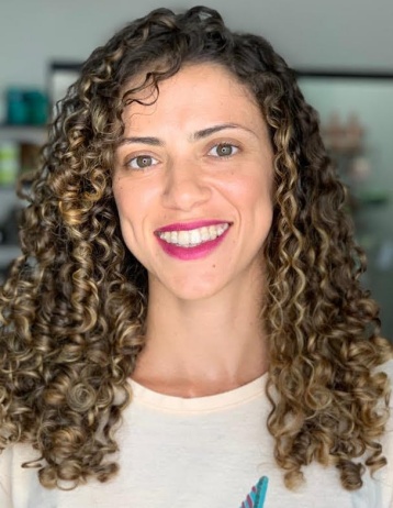 Julianne Oliveira
